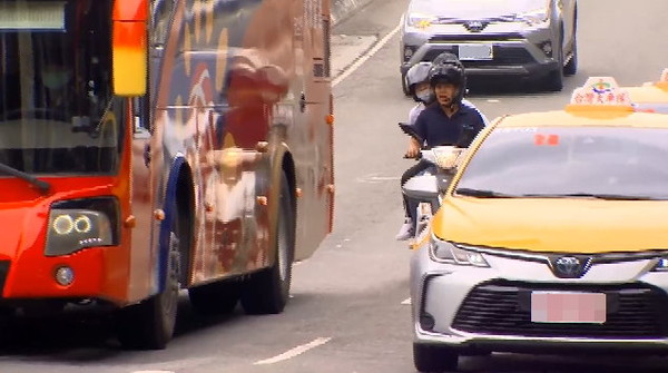 「中部百慕達」曝光　機車族瘋狂鬼打牆：騎到懷疑人生。（圖／東森新聞）