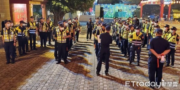 ▲▼ 台東關山警分隊長親率護維安，「天后宮媽祖平安祈福遶境活動」圓滿落幕。（圖／記者楊漢聲翻攝，下同）