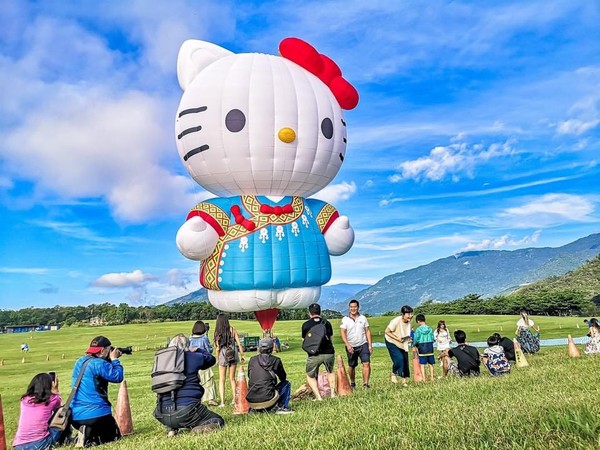 ▲▼2021台東熱氣球嘉年華Hello Kitty造型球亮相。（圖／台東縣政府提供）
