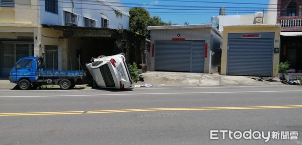 ▲滿州鄉翻車車禍，鍾姓駕駛詐欺遭通緝             。（圖／記者陳崑福翻攝，以下同）