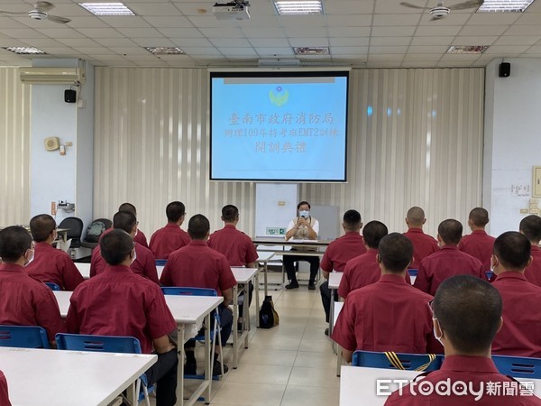 ▲消防署委託台南市消防局辦理「消防特考班中級緊急救護技術員（EMT2）教育訓練」，讓到院前救護處置更完臻。（圖／記者林悅翻攝，下同）