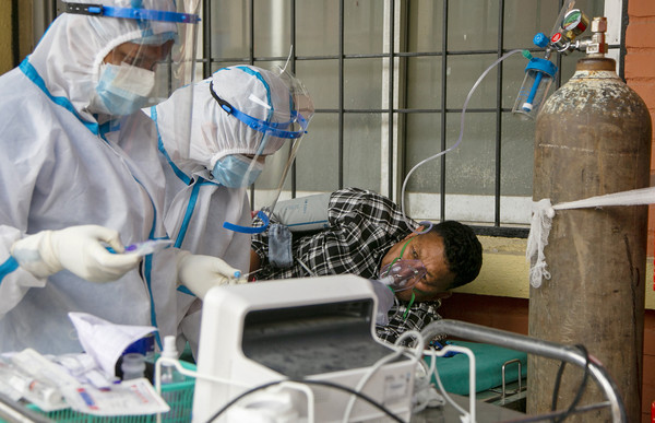 ▲▼ 尼泊爾新冠疫情嚴峻，醫療體系瀕臨崩潰。（圖／達志影像／美聯社）