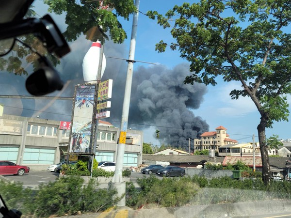 ▲▼彰化保麗龍工廠11日驚傳爆炸。（圖／翻攝自彰化踢爆網）