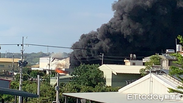 ▲▼彰化保麗龍工廠11日驚傳爆炸。（圖／議員曹嘉豪提供）