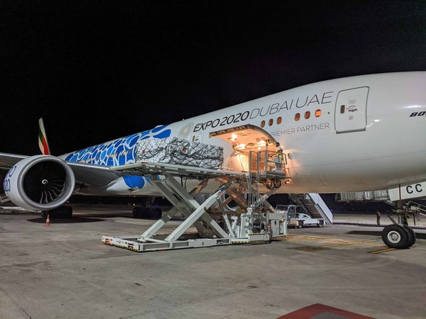 ▲▼阿聯酋航空首個飛往印度的援助航班將運送超過12噸多功能帳篷至德里 協助當地對抗COVID-19疫情。（圖／阿聯酋航空提供）