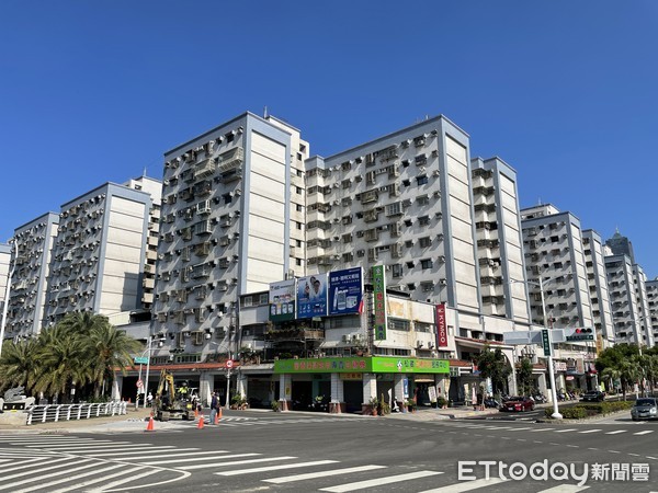 ▲▼高雄夢時代,房價,重劃區,中古屋,迪卡儂,信義房屋,國宅。（圖／記者陳建宇攝）