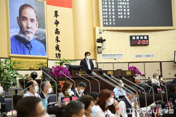 ▲台南市議會郭信良議長宣布，包括議長盃各項比賽等活動，即日起皆停止辦理，以示議會積極配合中央防疫的決心。（圖／記者林悅翻攝）