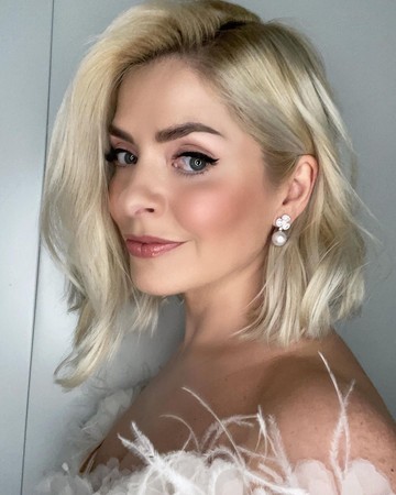 ▲▼Holly Willoughby意外曝光出浴照。（圖／翻攝自IG／hollywilloughby）