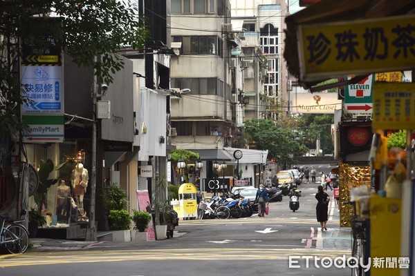 台灣原來沒有超前部署　疫情未達高峰　短時間難清零（黃韻如、鄭如韻）