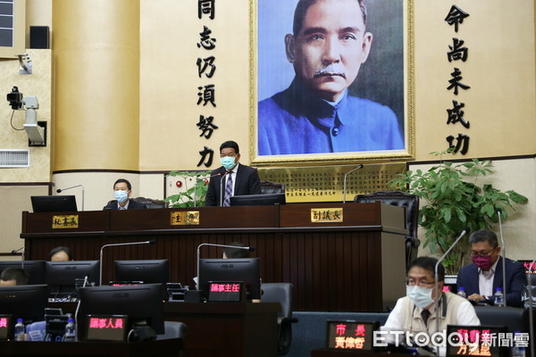 ▲台南市議會舉行黨團協商，針對現正進行之第5次定期會展開討論，並決議目前議程順延5月28日後再繼續開會。（圖／記者林悅翻攝）