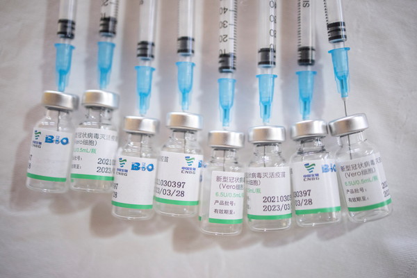 ▲▼阿聯酋衛生部門表示，將安排完成2劑國藥新冠疫苗的民眾於6個月後接種第3劑。（圖／路透社）