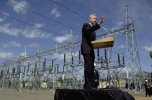 ▲▼加州前州長戴維斯（Gary Davis）於2003年遭到罷免，很大一部分原因是出於對輪流限電的處理不當。（圖／達志影像／美聯社）
