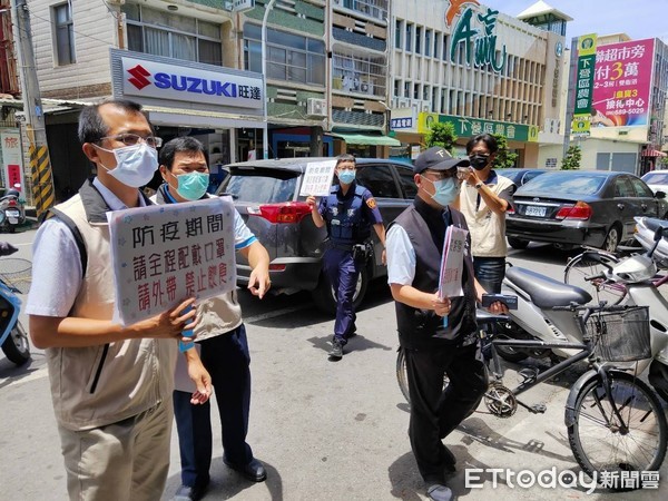 ▲台南零確診，台南市副市長趙卿惠主持防疫措施記者會，說明醫療零清計畫與口罩、17類業者停業稽查執法情況，並強調加強街友關懷、落實長期照顧者的照護服務。（圖／記者林悅翻攝，下同）