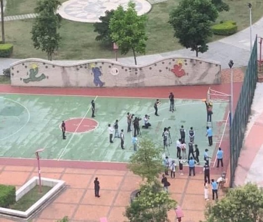 ▲▼鄭文燦下令拆籃框，王浩宇批評帶媒體採訪根本是群聚。（圖／翻攝王浩宇臉書）