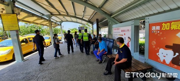 ▲▼ 台東衛生局偕同警察局稽查「不戴口罩就開罰」，計開出3張告發單。（圖／台東縣政府提供，下同）