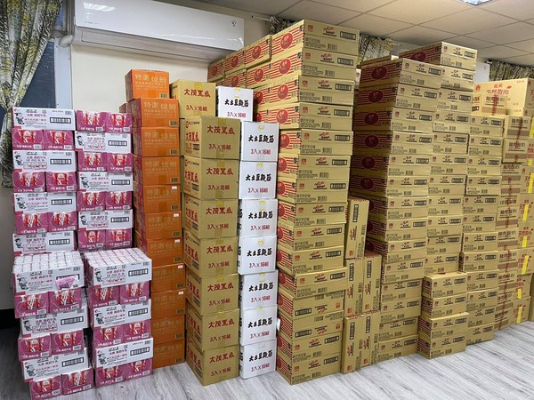 ▲▼台北市中正區忠勤里里長方荷生發起募集令，第一批食物到齊，24日逐一分送各食物銀行。（圖／翻攝自Facebook／方荷生提供）