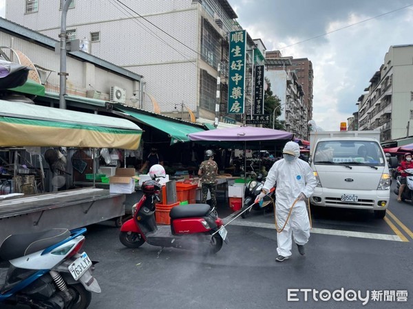 ▲屏東縣政府對相關場所進行消毒             。（圖／屏東縣政府提供，以下同）