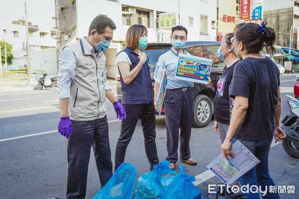 ▲台南市環保局5月24日起全面稽查民眾倒垃圾有無戴口罩，首日狀況良好，全市37區304條路線已完成188條收運路線稽查，勸導件數2553件，僅3件告發。（圖／記者林悅翻攝，下同）