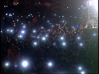凱道群眾手機燈海，凱道大合唱「島嶼天光」。