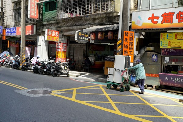 ▲為清寒長輩建立安全網　老人福利關懷協會發起扶助計畫。（圖／老人福利關懷協會提供）