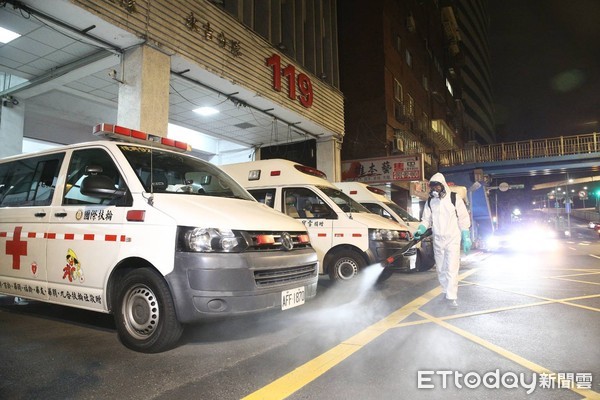 ▲▼快訊／全國首例！台北市2消防員確診　2分隊緊急消毒、在家隔離。（圖／記者游宗樺翻攝）