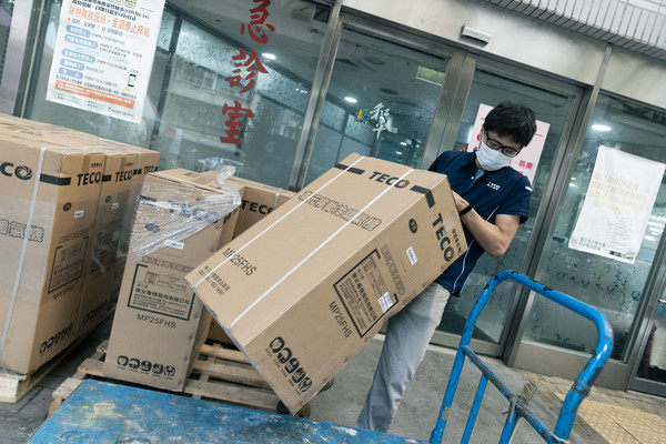 ▲東元電機捐贈百台移動式空調給第一線醫療人員。（圖／東元提供）