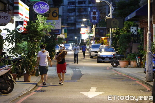 ▲▼疫情下的台北夜晚--林森北路六條通八條通。（圖／記者湯興漢攝）