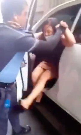 ▲菲律賓女子無照又襲警。（圖／翻攝自Facebook／Manila Public Information Office）