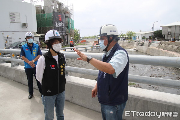 ▲▼ 饒慶鈴視察台東市「豐橋改建70天」開放通行　，因應疫情公共工程加速進行。（圖／記者楊漢聲翻攝，下同）