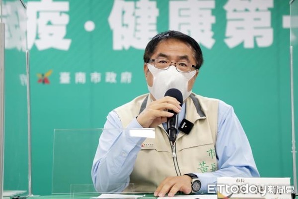 ▲台南市長黃偉哲指出，現在已經要求全程戴口罩了，已經沒有什麼模糊的空間，還是希望大家配合能夠戴口罩。（圖／記者林悅翻攝，下同）