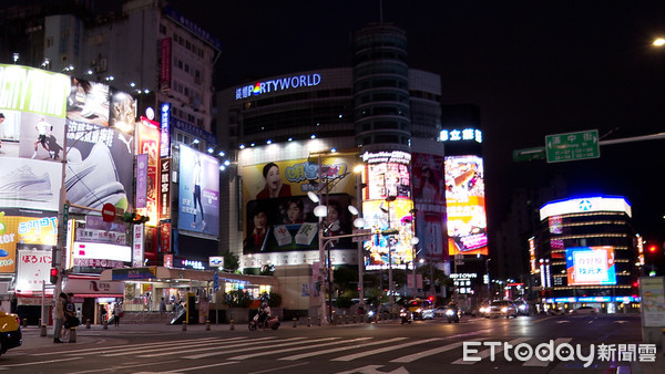 ▲▼鬧區、百貨夜市疫情前後對比，家戶點燈畫面。（圖／記者謝盛帆攝）