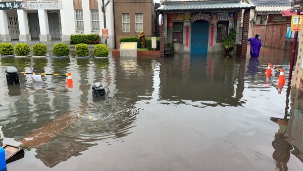 ▲彰化鹿港淹水。（圖／彰化縣消防局提供）