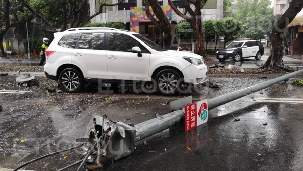 ▲▼台北市重慶南路總統官邸前發生嚴重車禍意外。（圖／記者黃彥傑攝）