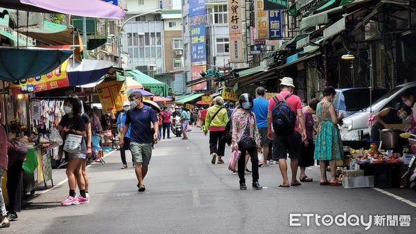 ▲▼新北板橋福德市場人潮稀少（圖／記者呂佳賢攝）