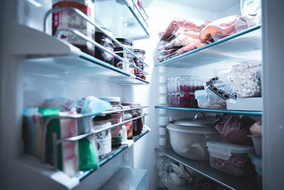 28歲女子為省錢長期吃「冰箱剩菜」吃到吐血　醫：胃癌中期