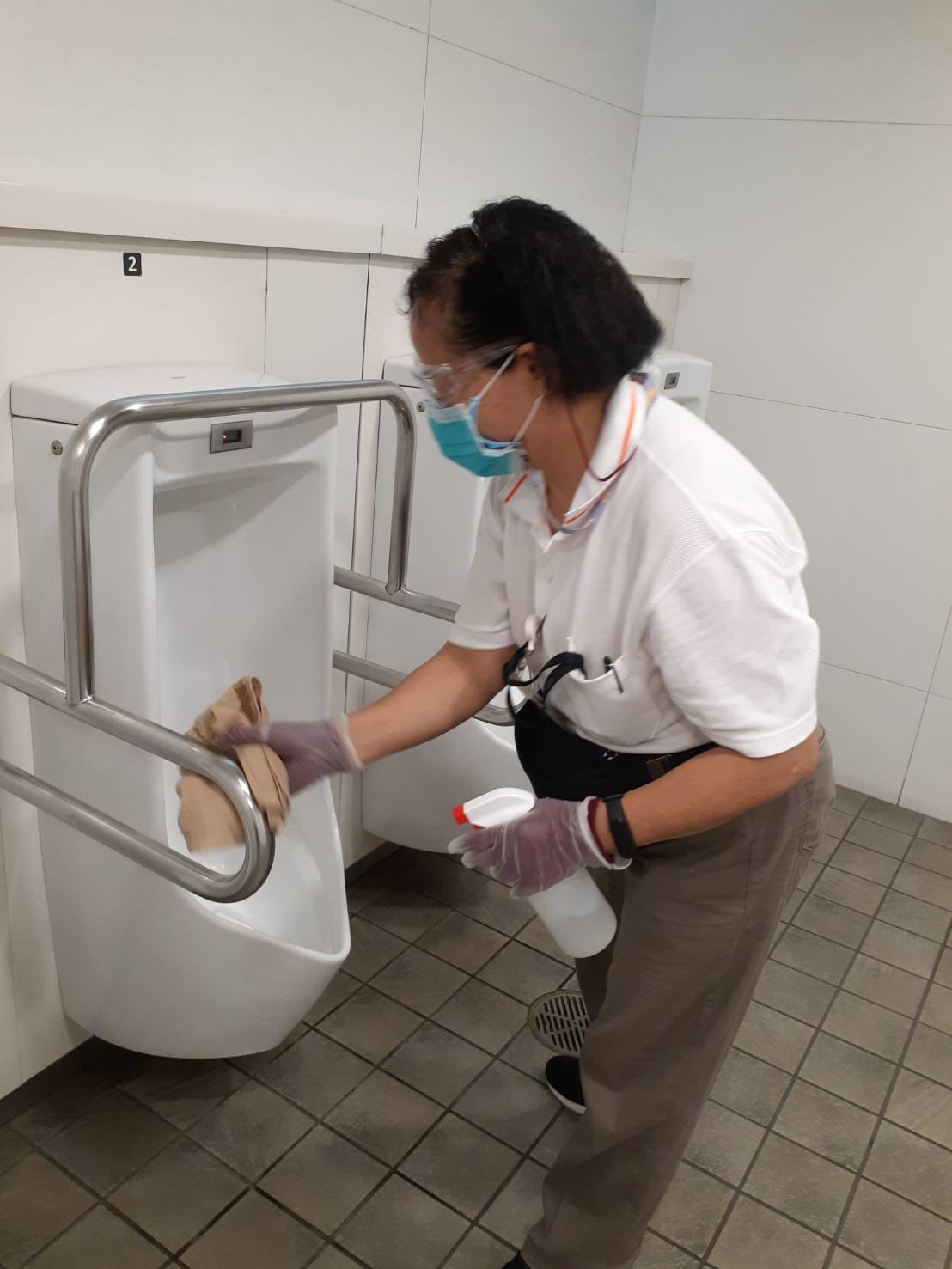 ▲▼防堵疫情環保署提醒公廁管理單位加強消毒。（圖／環保署提供）