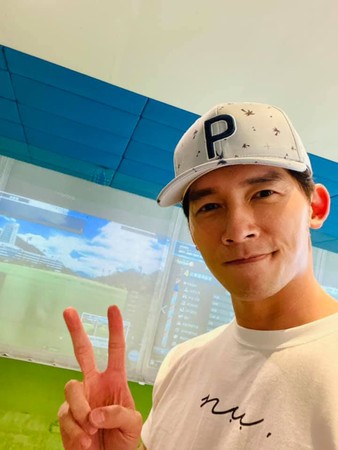 ▲溫昇豪曬18年前舊照 。（圖／翻攝自Facebook／溫昇豪）