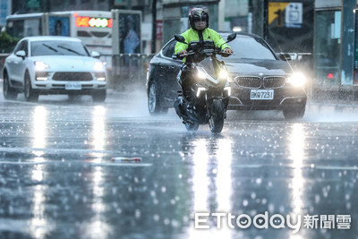 快訊／大雷雨轟3地　持續1小時