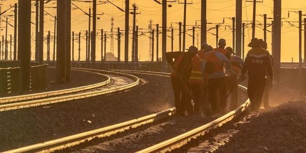 ▲蘭新鐵路金昌段發生列車撞擊工人事故，造成9人身亡。（圖／翻攝中國鐵路蘭州融媒體中心）