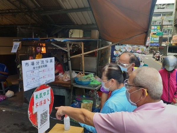 ▲市長鄭文燦宣布，市轄50個傳統市場實施「加強版」分流。（圖／市府提供）