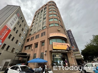 快訊／高雄2線2警官陳屍家中！未上班失聯...同事開門驚見躺床亡