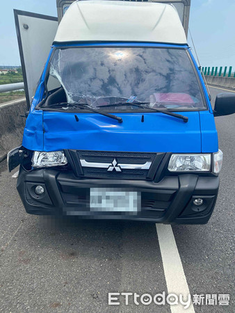 ▲台84線東向5.6K處8日中午發生1起死亡車禍，46歲黃姓修車工，在該處為1部故障自小客車檢時，遭41歲蔡姓女子所駕的小貨車撞上送醫不治身亡。（圖／記者林悅翻攝，下同）