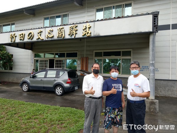 ▲蘇清泉到東港玻璃纖維加工廠了解產業狀況           。（圖／蘇清泉服務團隊提供，以下同）