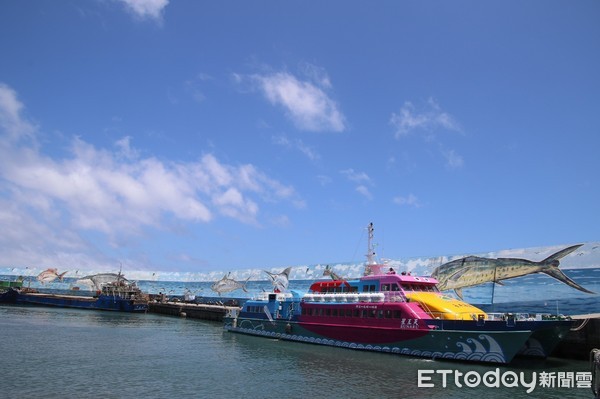 ▲▼台東富岡交通碼頭往返綠島及蘭嶼的船班至6月28日全部停航。（圖／記者王兆麟翻攝，下同）