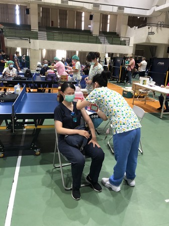 ▲高雄市警察局基層員警施打疫苗             。（圖／高雄市政府警察局提供）