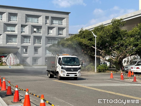 ▲▼宜大一安心上工人員確診，5/20校方進行消毒與採檢。（資料圖／記者游芳男翻攝，下同）