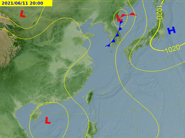 ▲▼台灣南方海域季風低壓帶中的環流正在發展中。（圖／氣象局）
