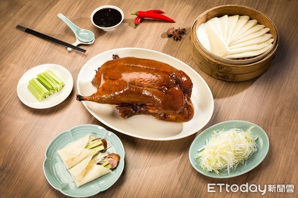 ▲台北君悅酒店雲錦中餐廳推出「北京烤鴨三吃」。（圖／台北君悅酒店提供）