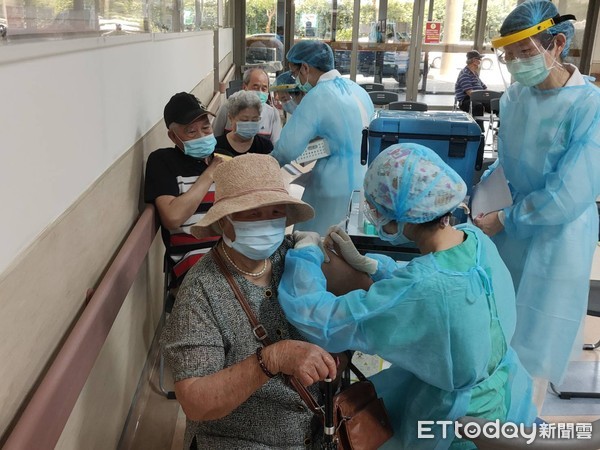 ▲▼   金門疫苗開打          。（圖／記者林名揚攝）
