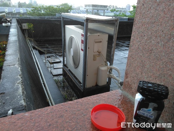 ▲台南市近來降雨增加，民眾覺得家裡蚊子變多了，台南市議長郭信良呼籲市民做好居家環境整理，也請市府積極防治登革熱。（圖／記者林悅翻攝，下同）